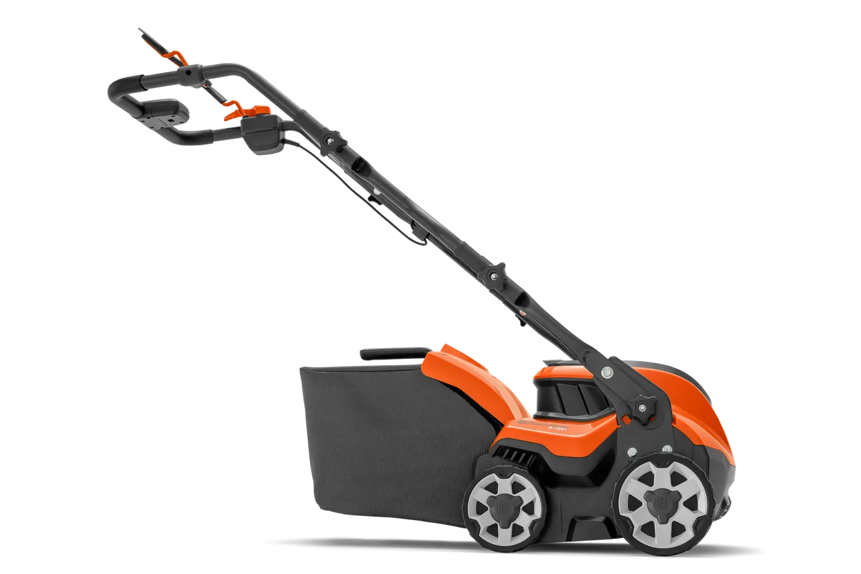Husqvarna S 138i Kit with 40-C80 and 40-B140 Battery Scarifier